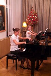 Julia Winkler and Piano Duo Agnieszka Blaszczyk - Paulina Wierdak   during the closing concert. (Music and Literature Club in Wroclaw, 29 Aug 2006).